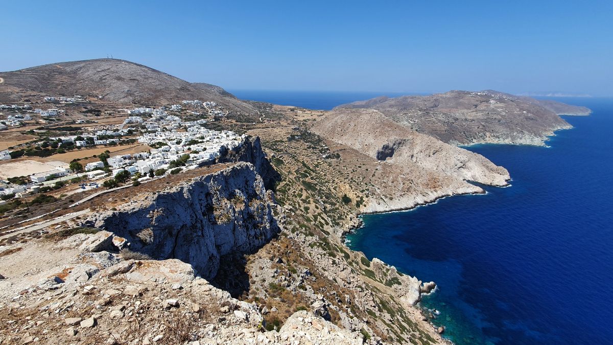The best guide to the island of Folegandros (ultimate 2024 guide)